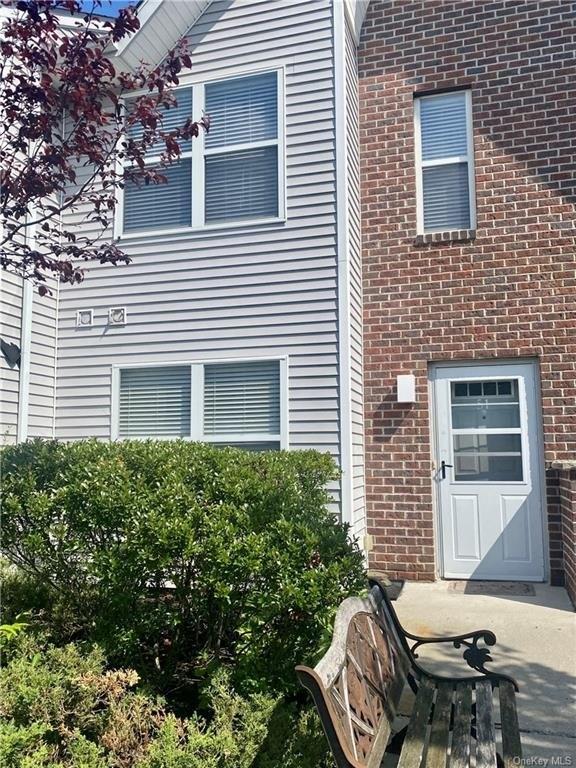 Deer Ct Dr, Middletown, NY 10940