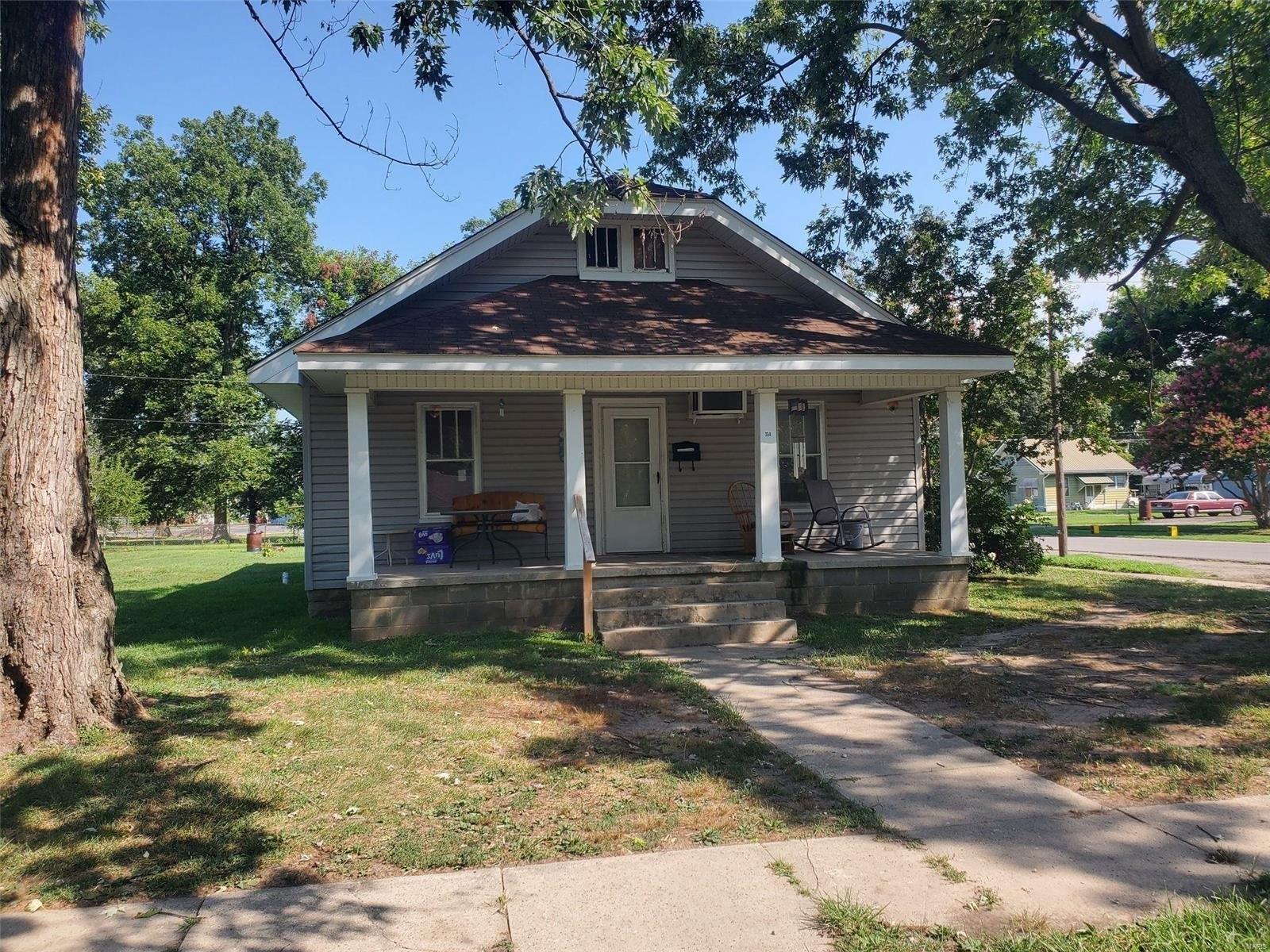 E Kathleen St, Sikeston, MO 63801