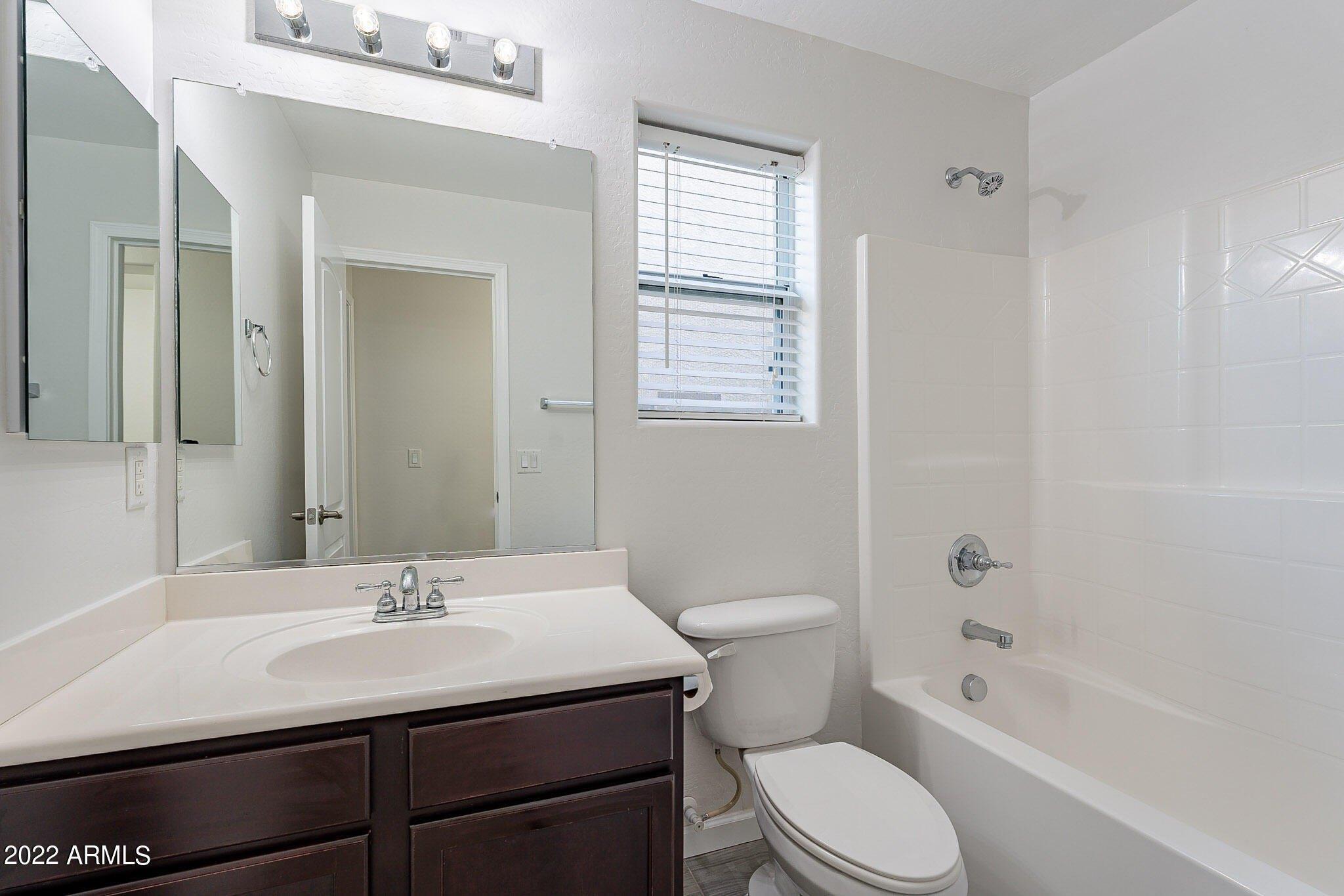 E Lakeview Dr, San Tan Valley, AZ 85143
