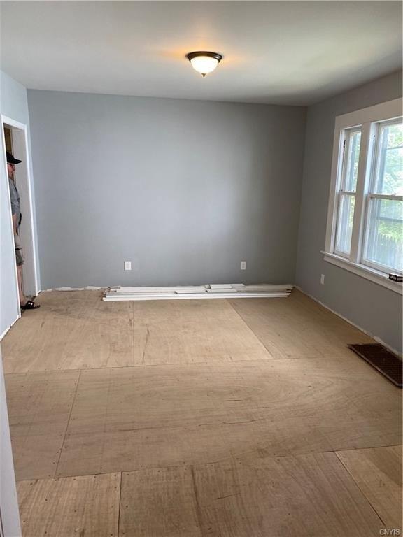 Bennett St, Utica, NY 13502