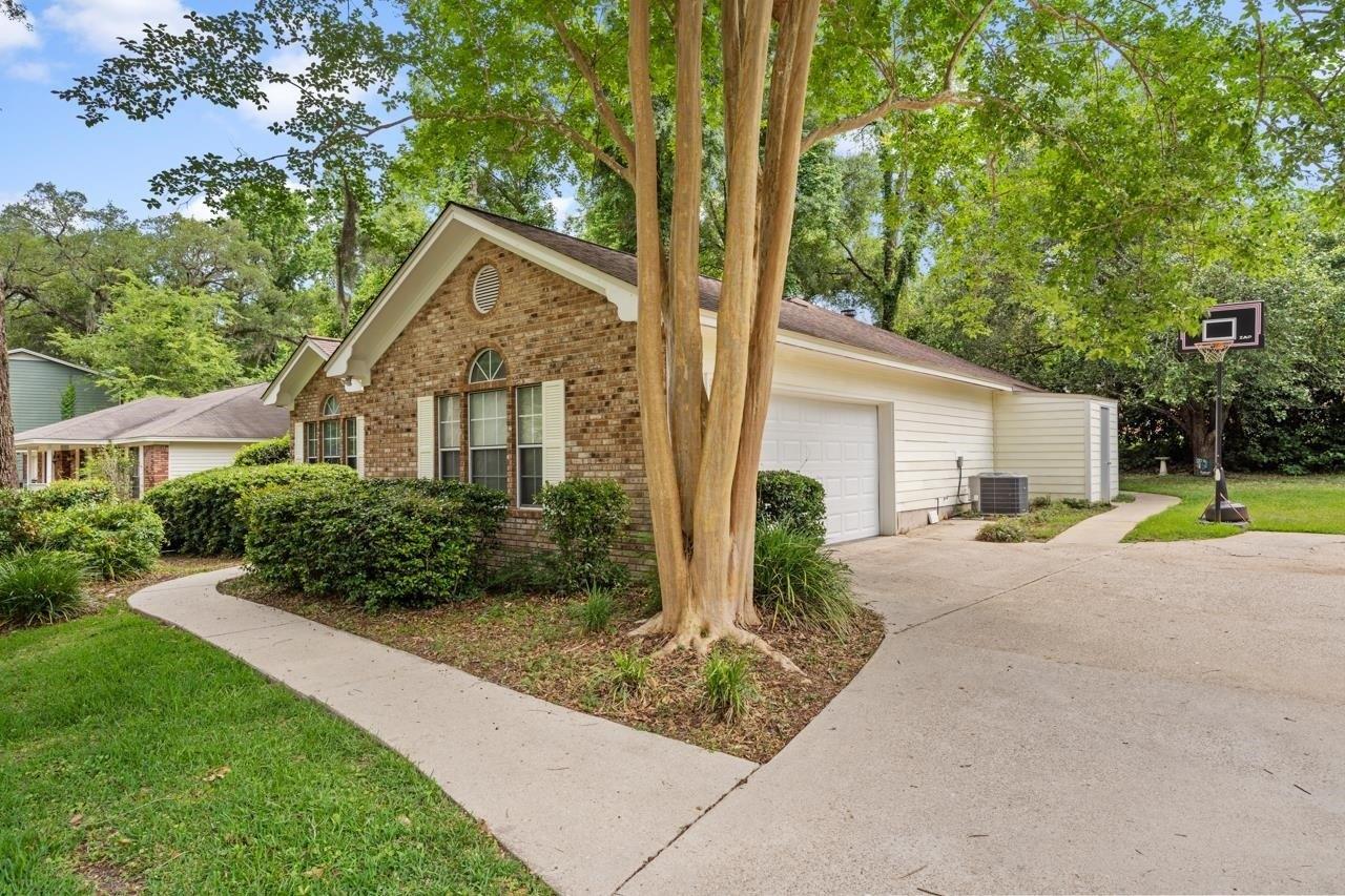 Fenwick Ct W, Tallahassee, FL 32309
