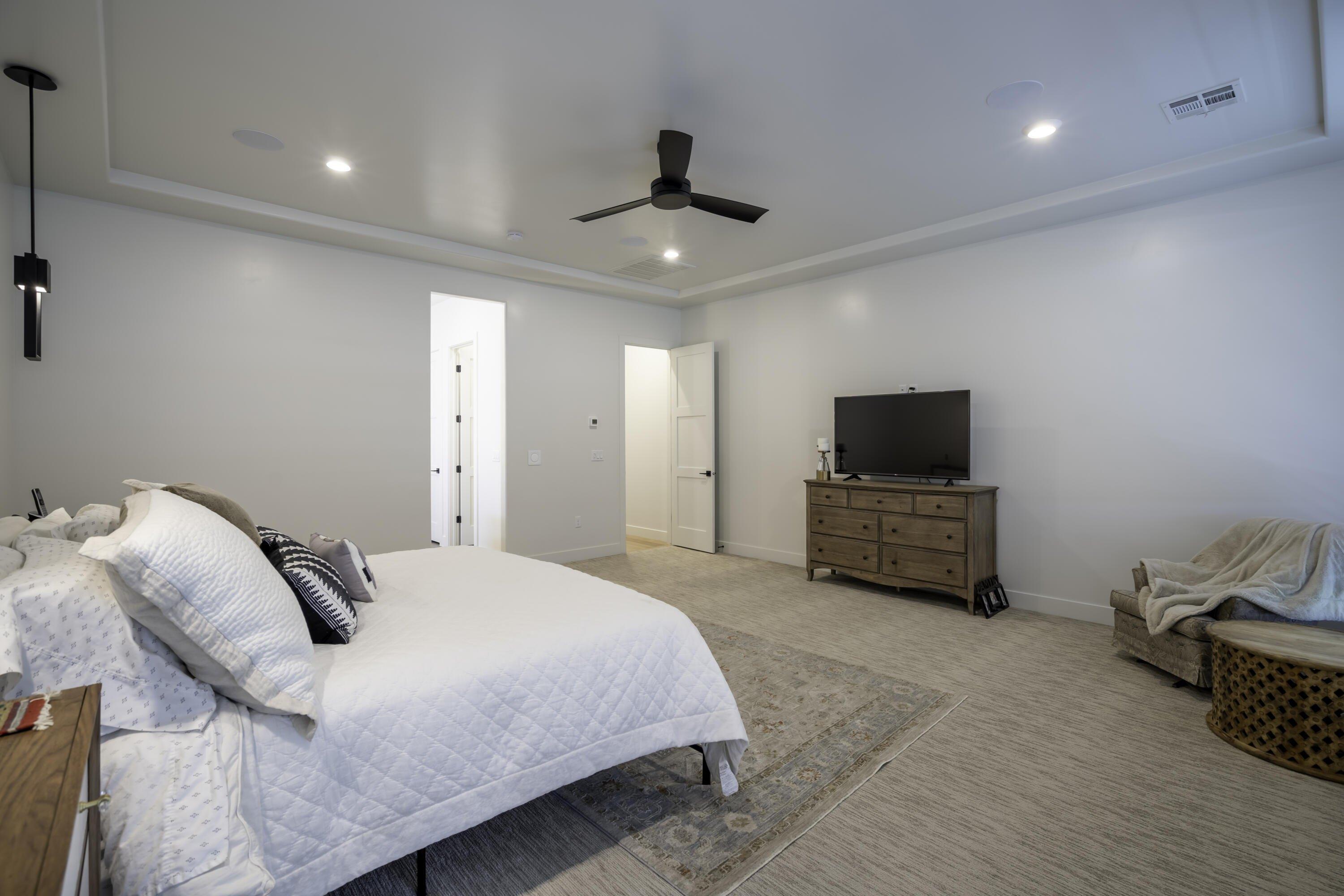 S Mckenzie Ln, Washington, UT 84780