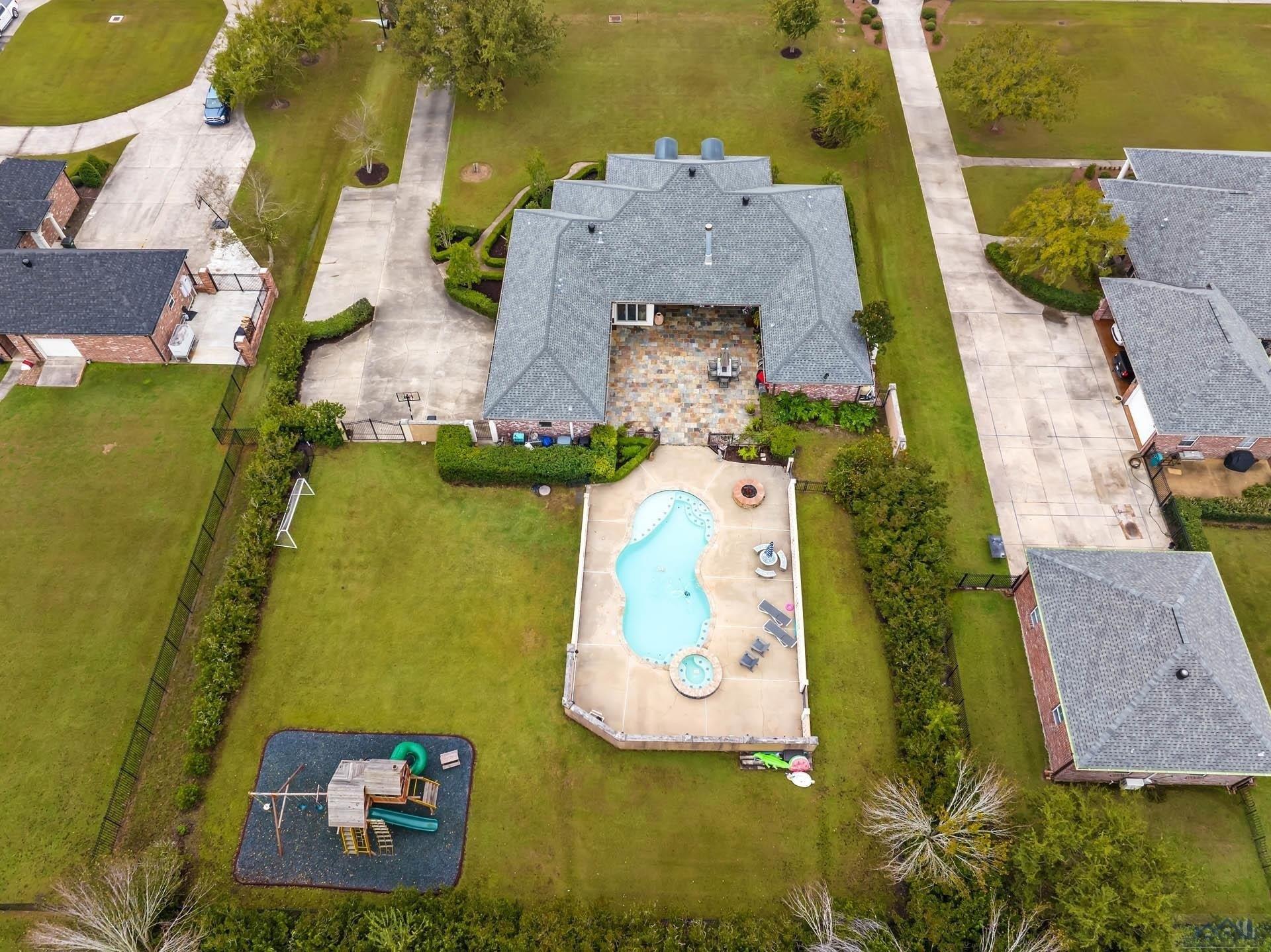 Myrtle Grove Dr, Houma, LA 70360