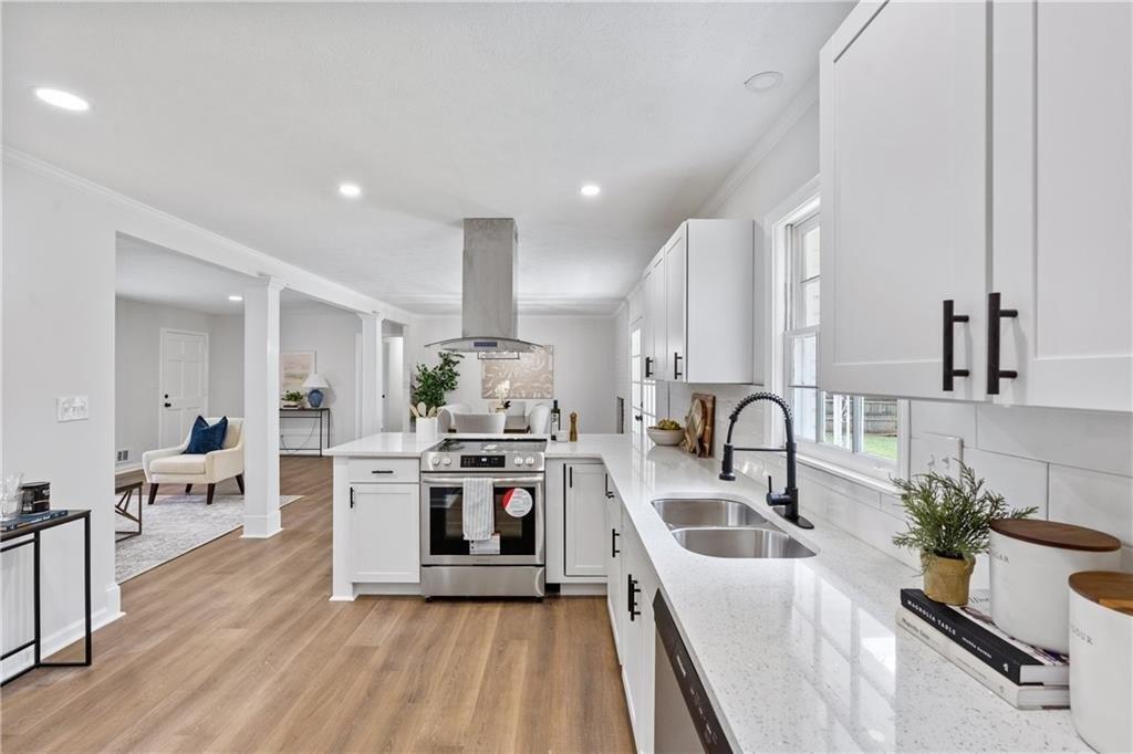 Craig Dr, Lawrenceville, GA 30046
