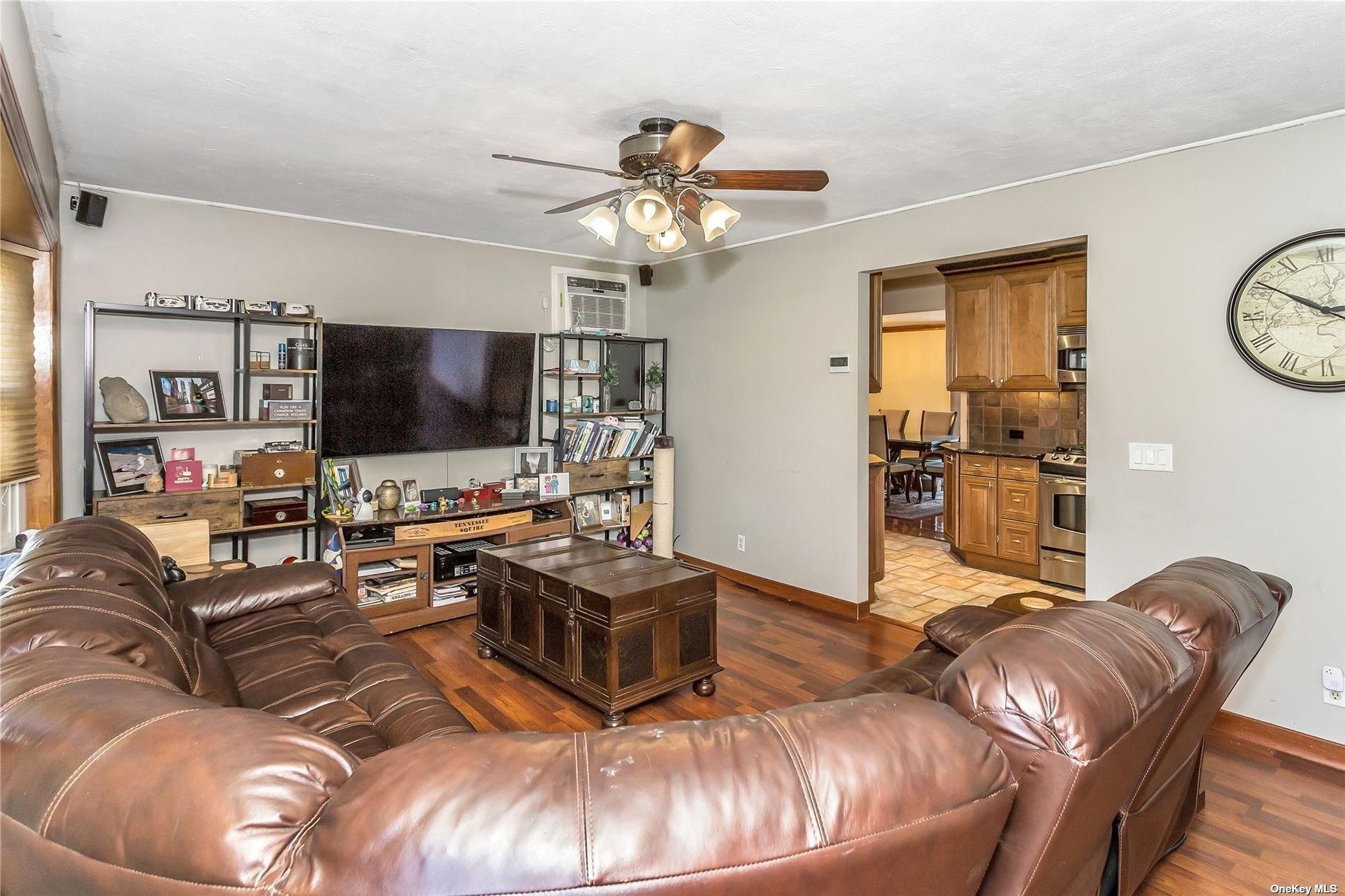 Woodland St, Ronkonkoma, NY 11779