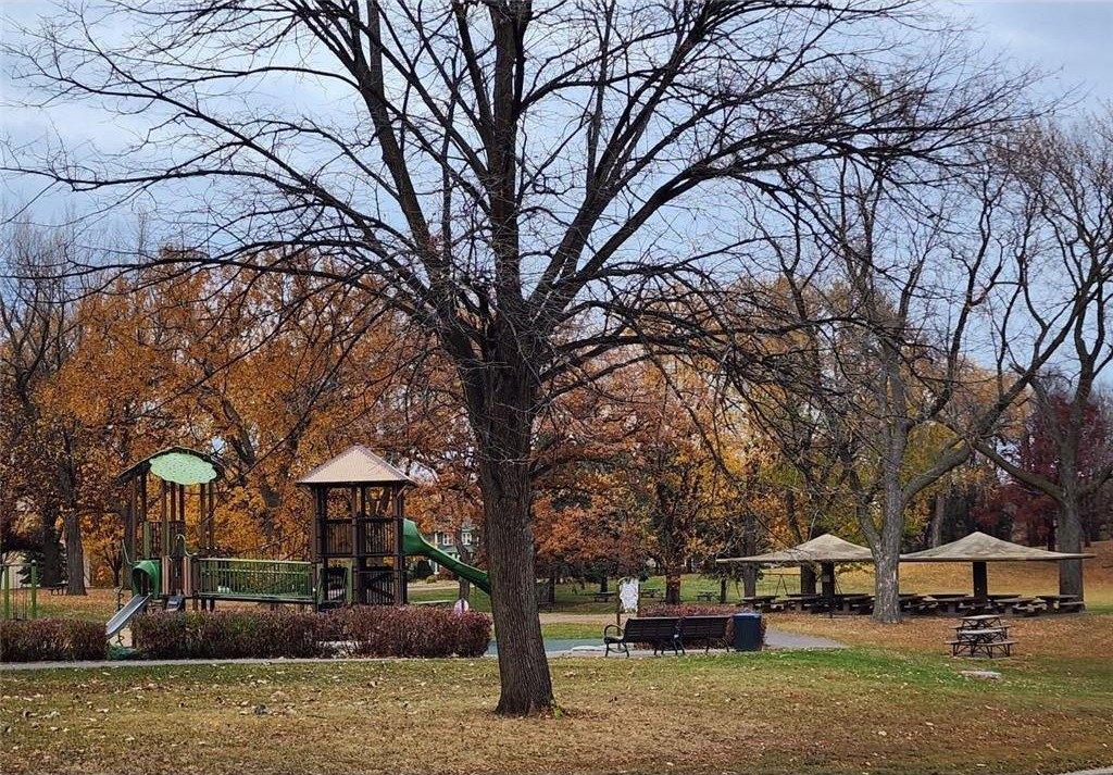 Mclean Ave, Saint Paul, MN 55106
