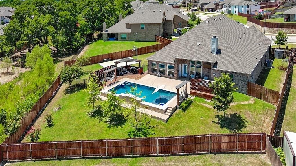 Ava Dr, Midlothian, TX 76065