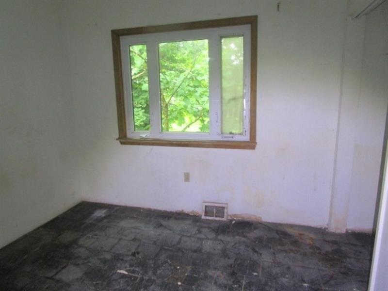 Fairdale St, Pittsburgh, PA 15204