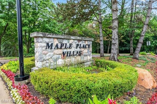 Hickory Hill Dr, West Bloomfield, MI 48322