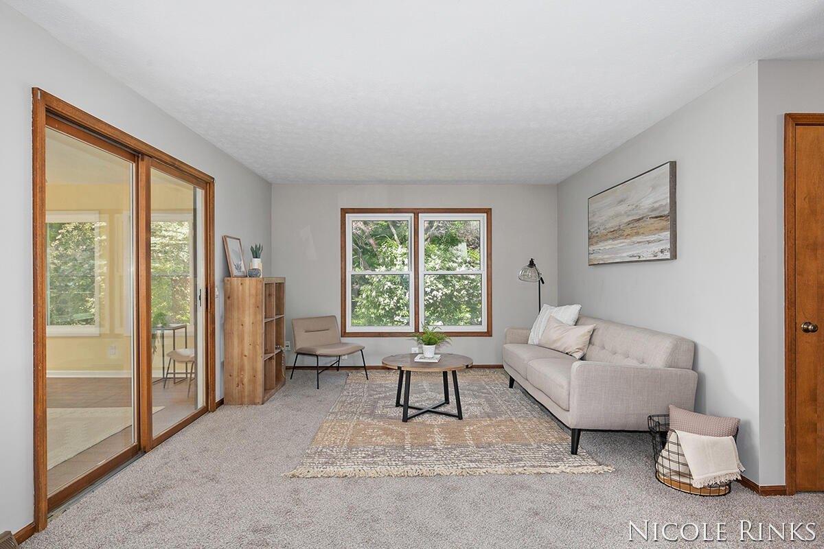 Blackfoot Dr Sw, Grandville, MI 49418