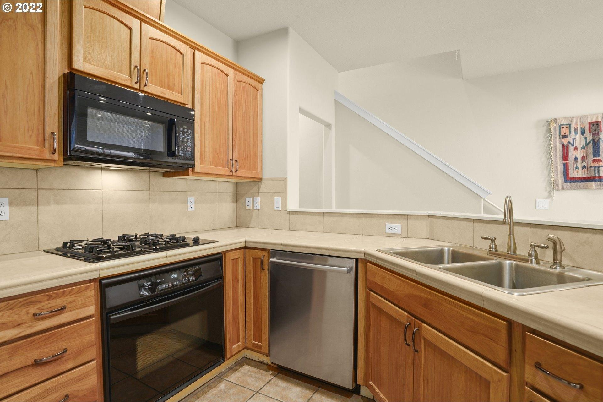 Ne Rocky Brook St, Hillsboro, OR 97124