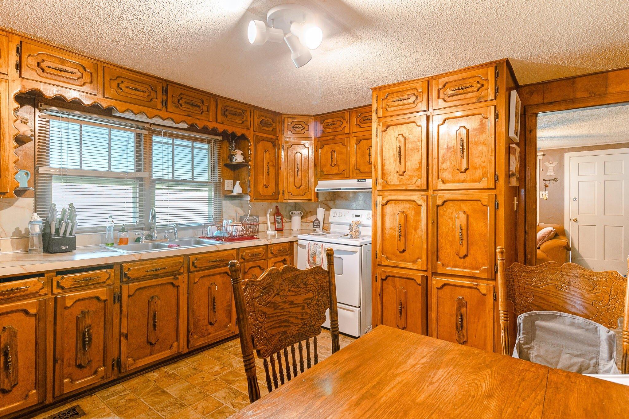 Champion Rd, Rossville, GA 30741