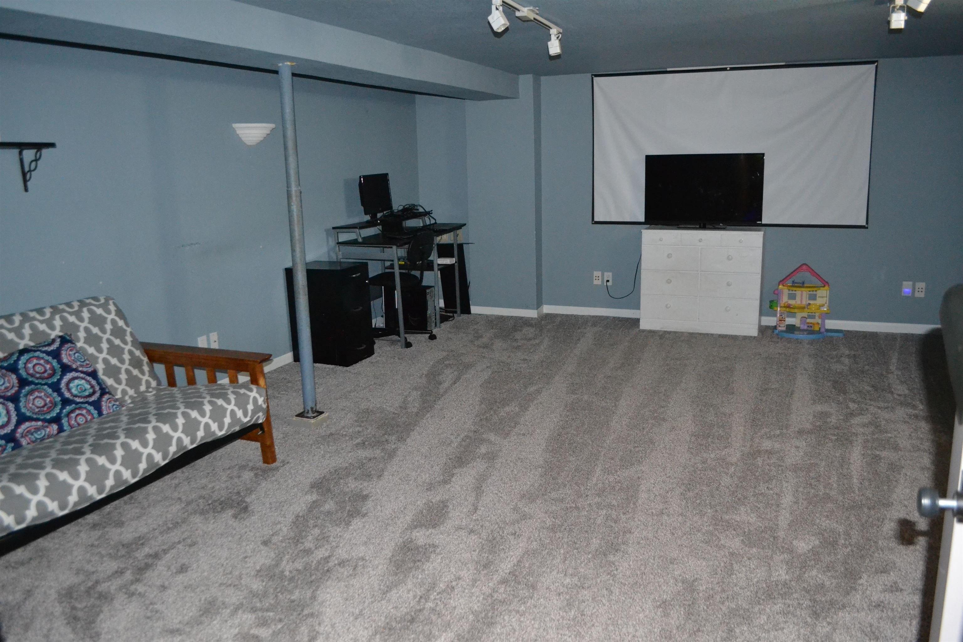Roosevelt St, Fond Du Lac, WI 54935