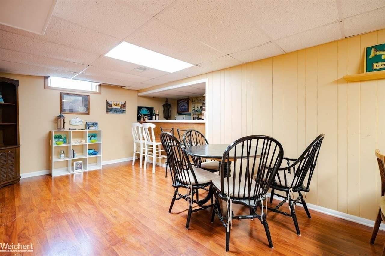 Winkleman Dr, Waterford, MI 48329