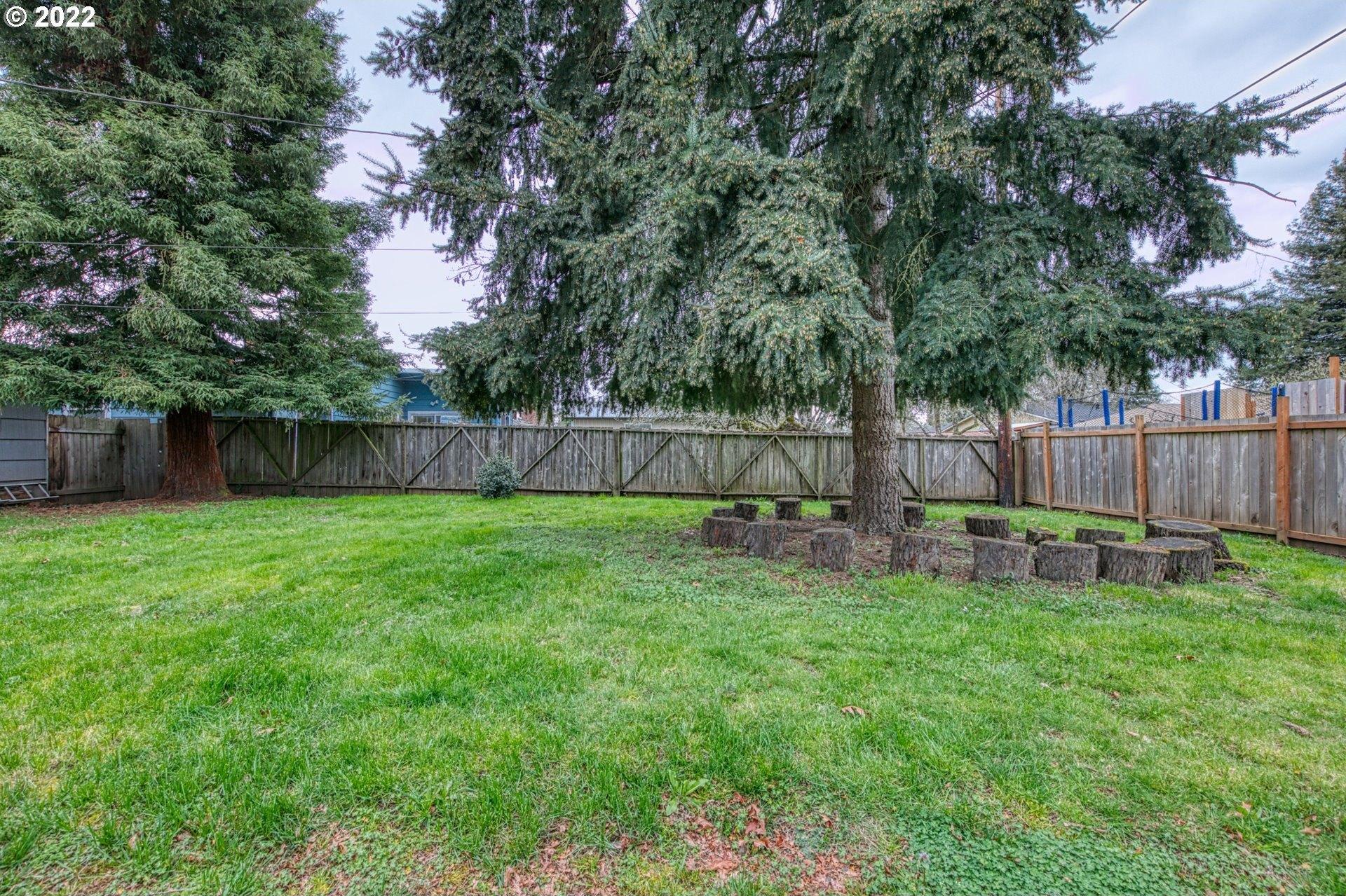 Flamingo Ave, Springfield, OR 97477