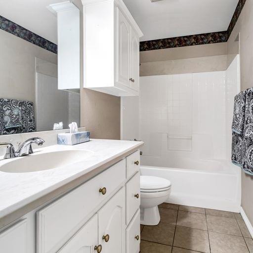 Queens Dr, Waxahachie, TX 75165