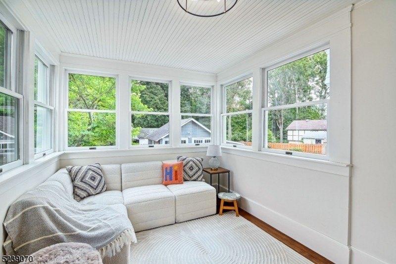 Brookdale Ave, Verona, NJ 07044
