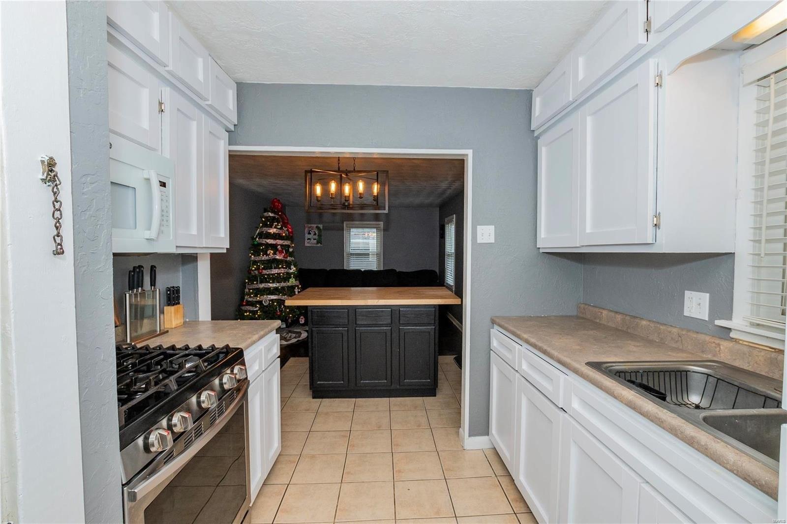 S 2nd St, Festus, MO 63028