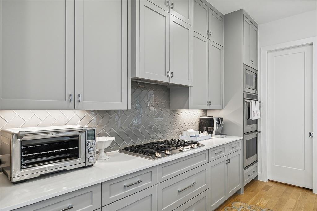 W Beverly Dr, Dallas, TX 75209