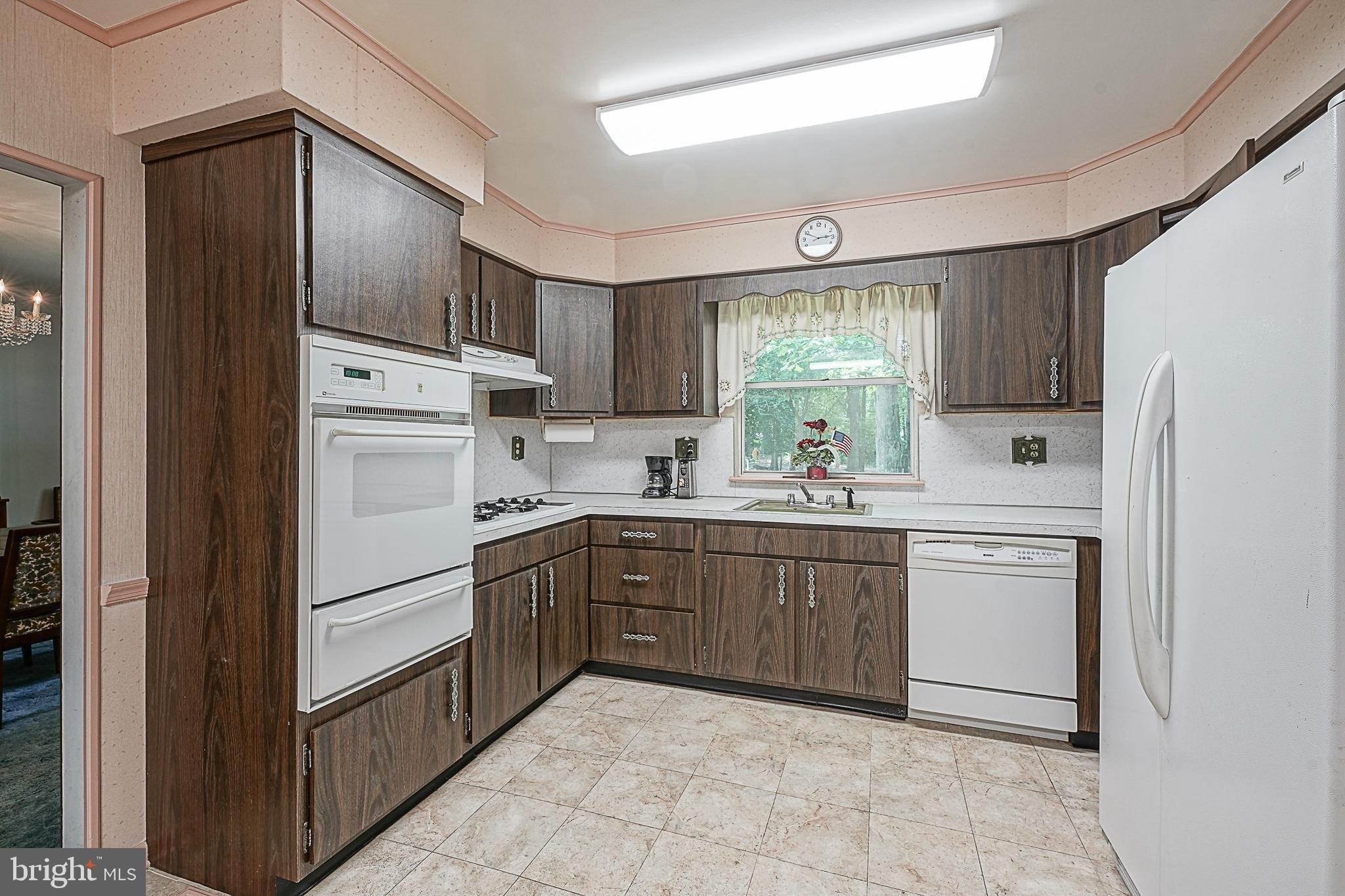 Chestnut Ave, Woodbury Heights, NJ 08097