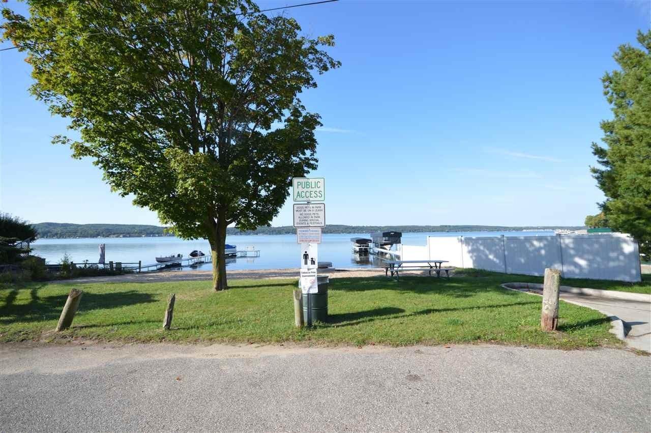 W Michigan Ave, Boyne City, MI 49712