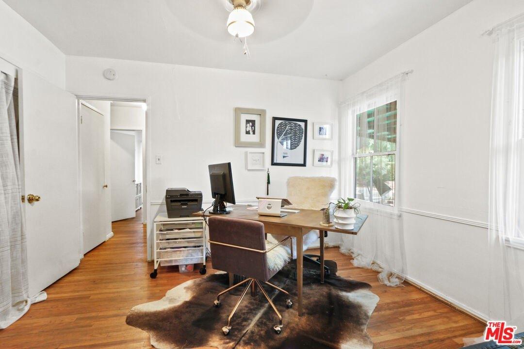 W 75th Pl, Los Angeles, CA 90045