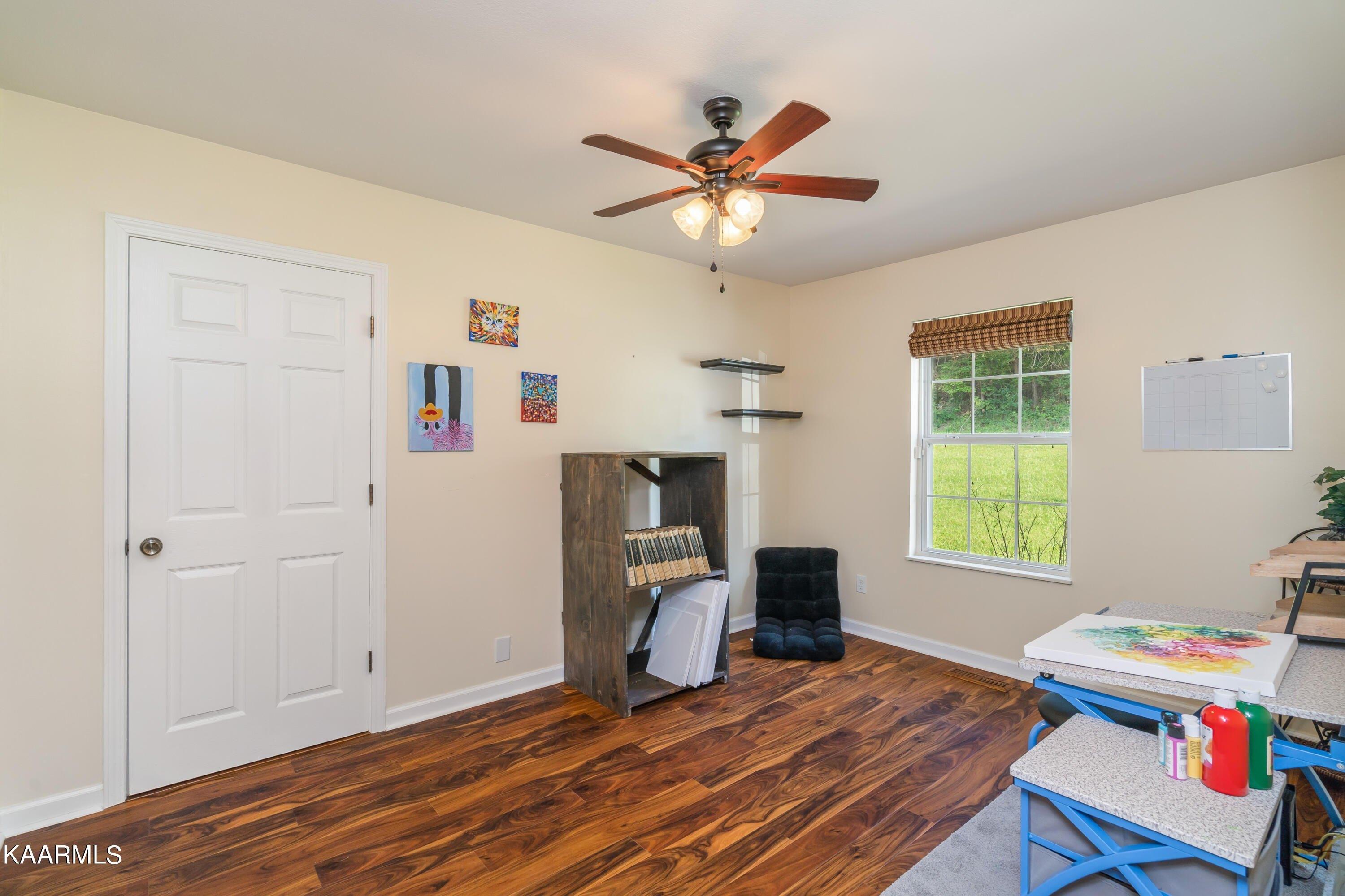 Oakland Rd, Sweetwater, TN 37874