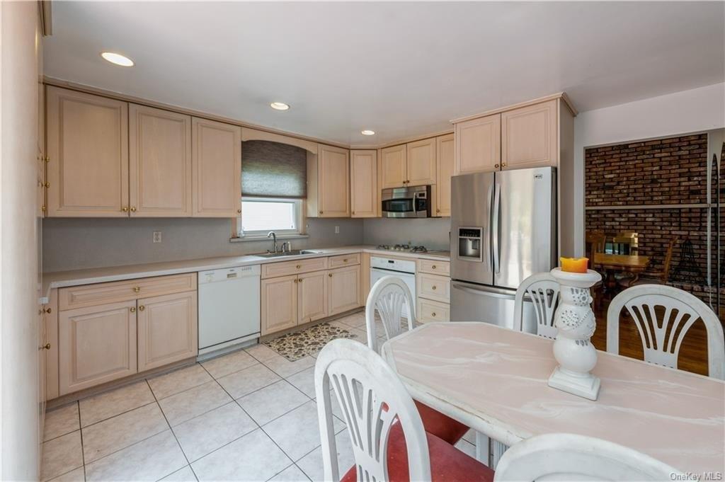 Harmon Dr, Larchmont, NY 10538