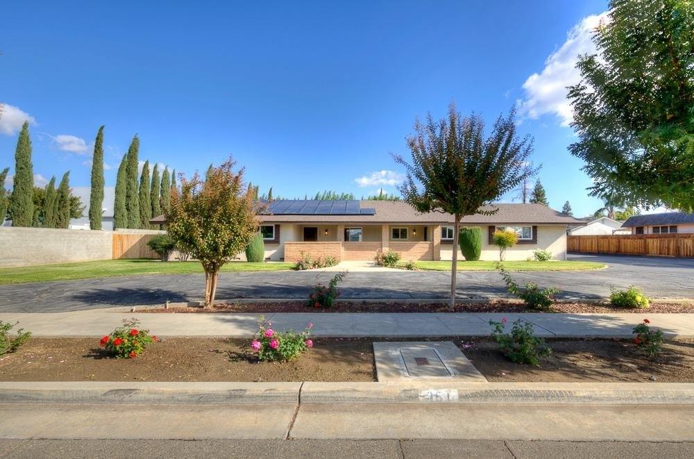 N Peach Ave, Clovis, CA 93612