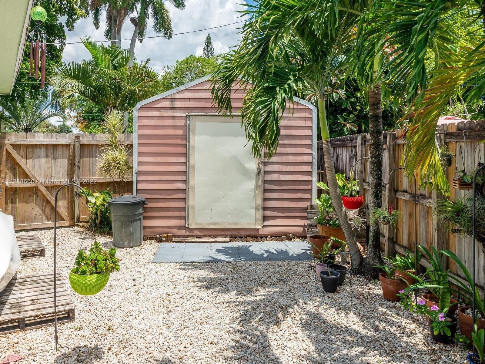 N Golf Dr, Hollywood, FL 33021