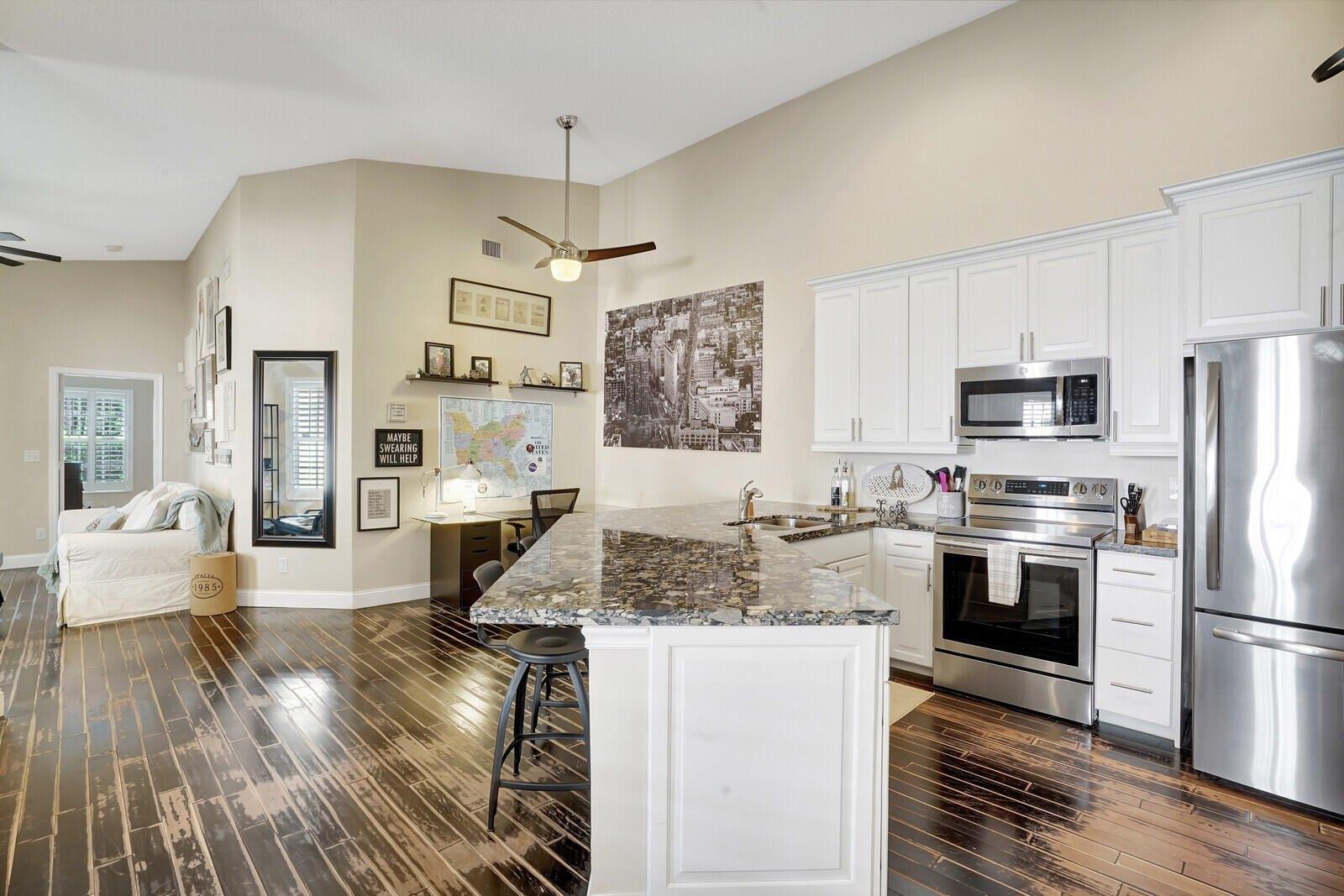 Pelican Dr, Wellington, FL 33414