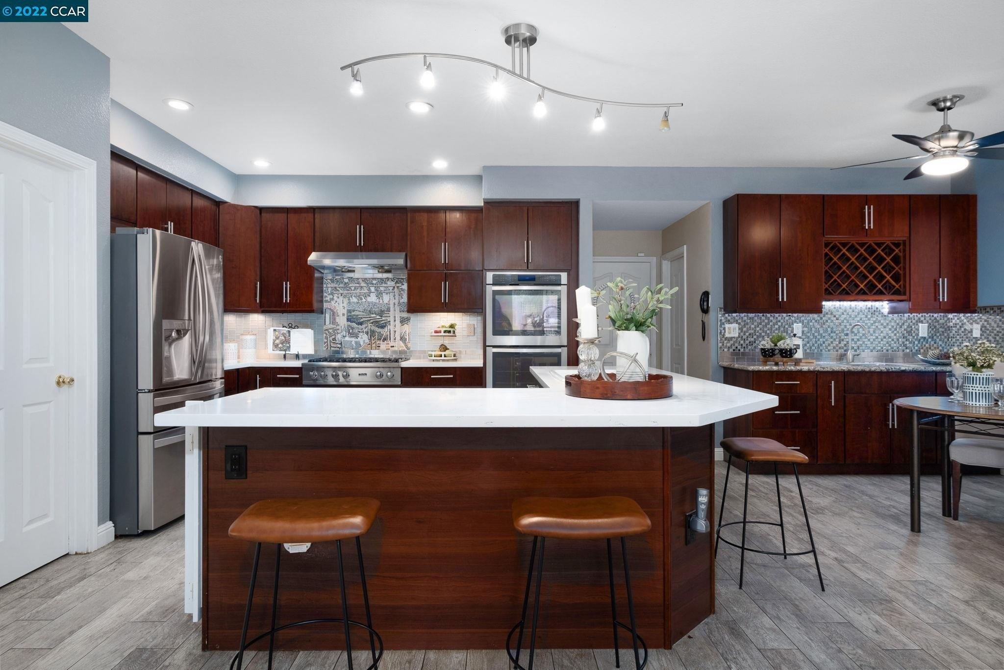 Strawberry Ln, Glendora, CA 91740