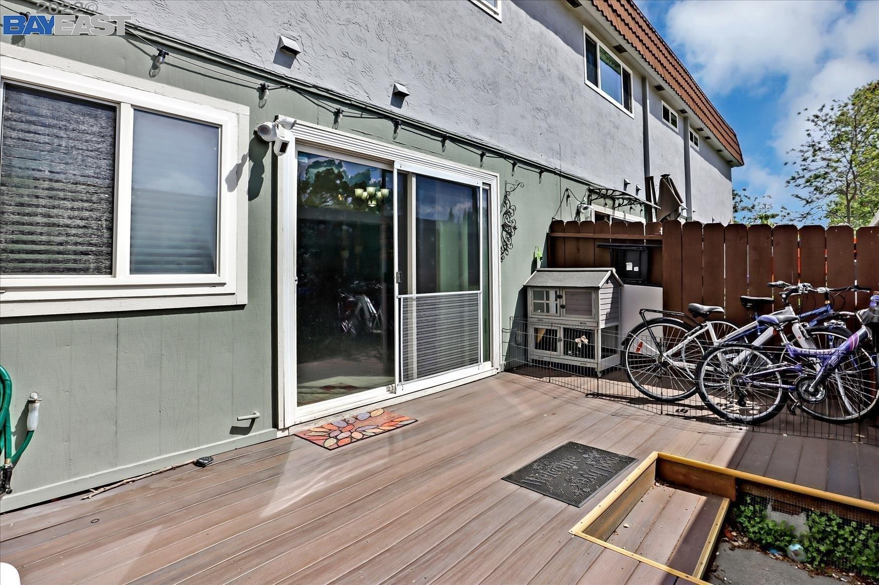 Pueblo Way, Pleasanton, CA 94588