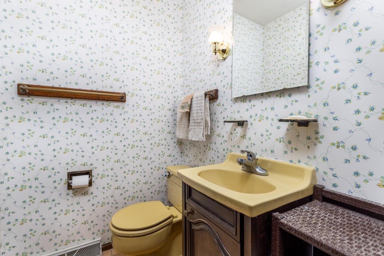 Valencia Dr, Rockford, IL 61108