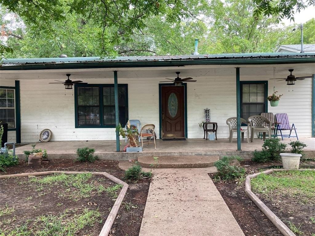 W Lone Star Ave, Cleburne, TX 76033