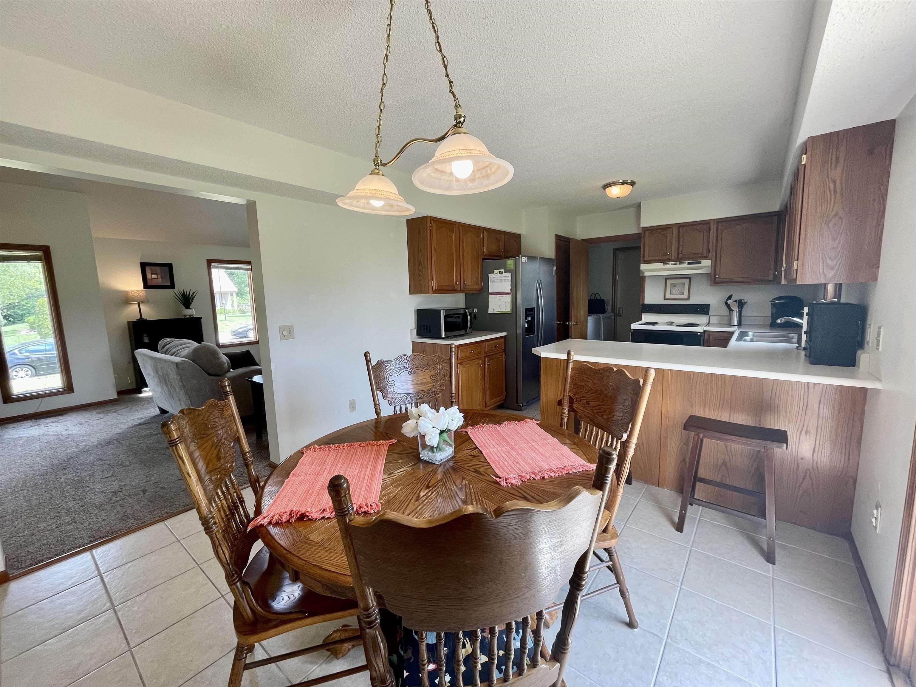 Deer Brook Pl, Fort Wayne, IN 46825