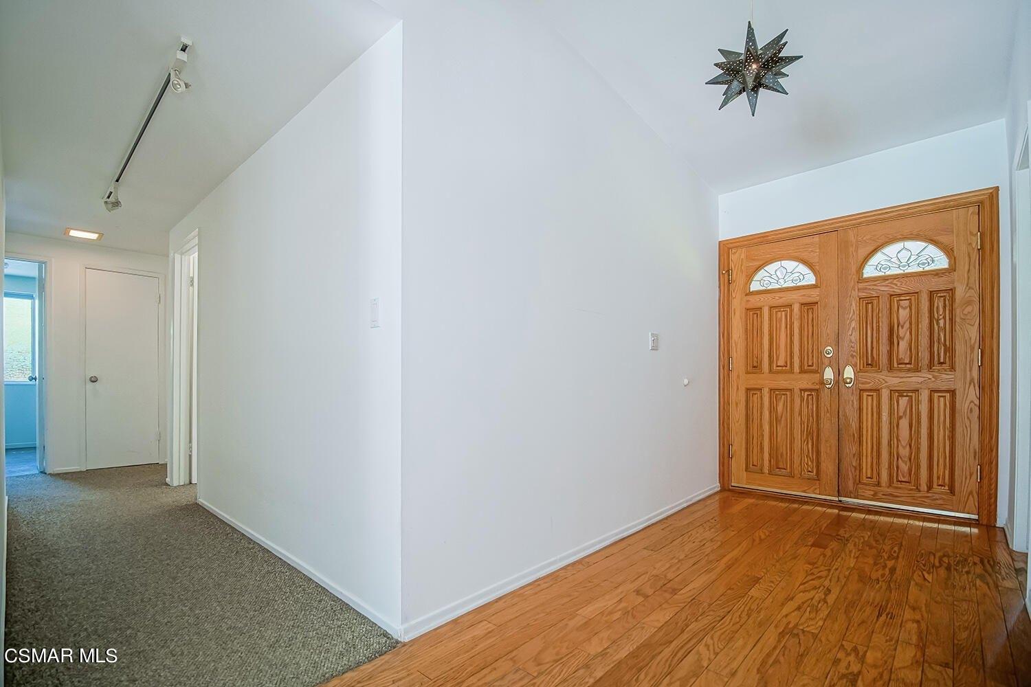 Ambar Dr, Woodland Hills, CA 91364