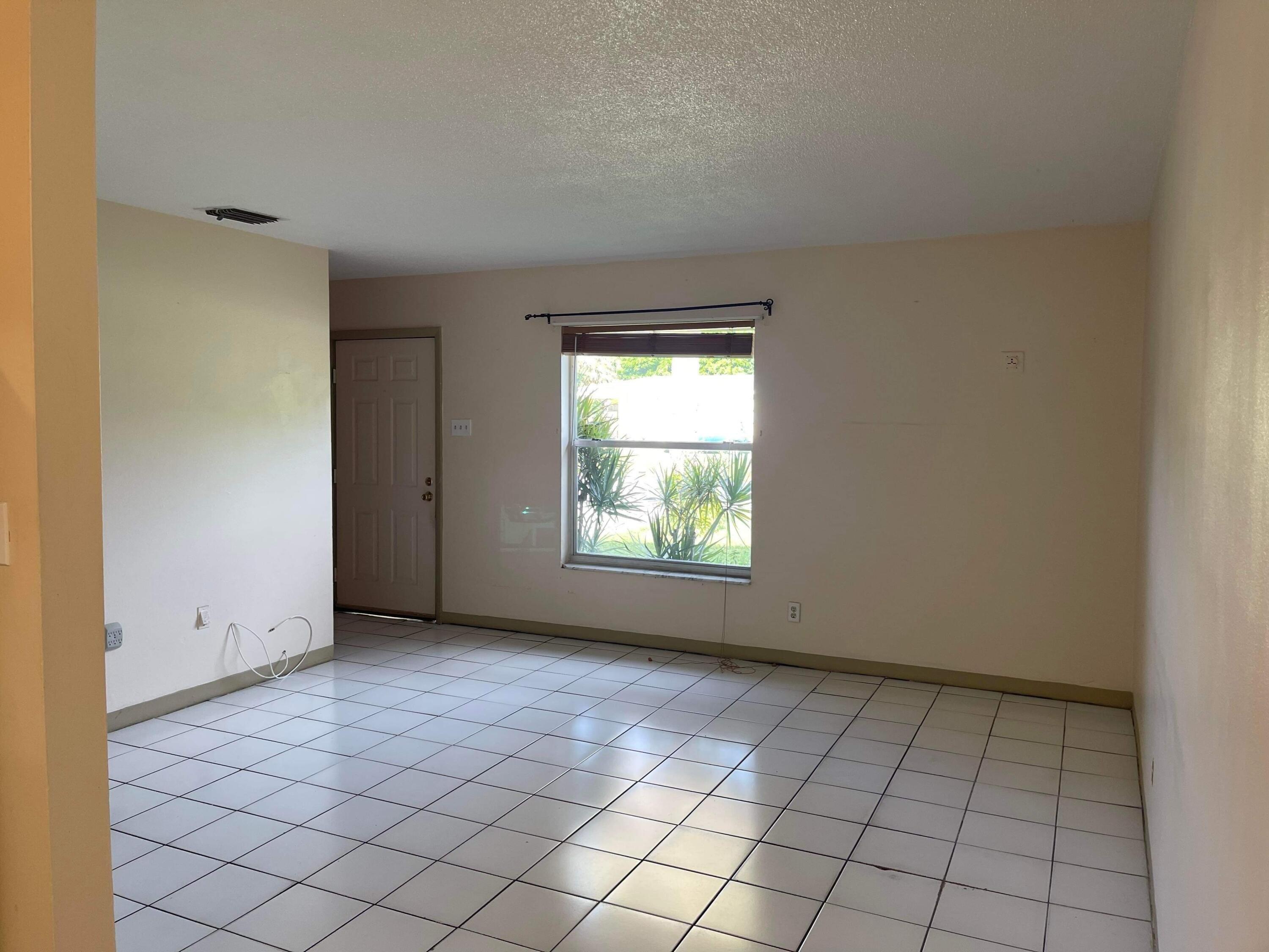 Sun Ct, West Palm Beach, FL 33403