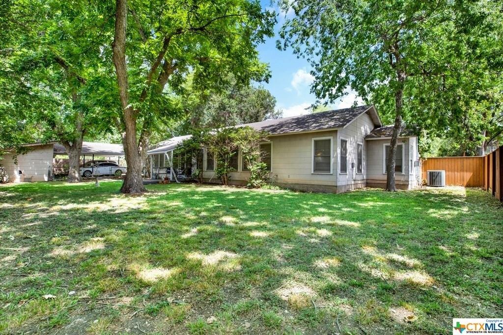 Hackberry St, Seguin, TX 78155