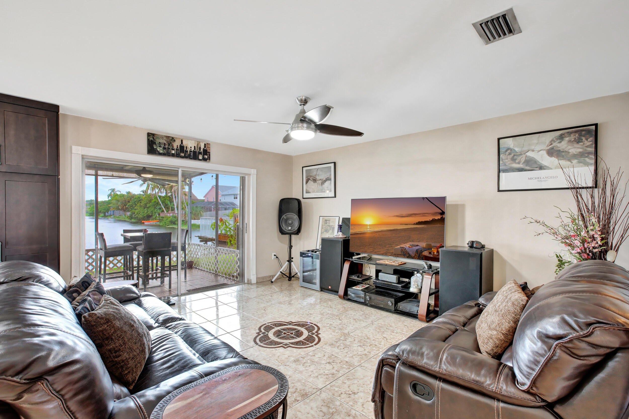Sw 96th Ave, Pembroke Pines, FL 33025