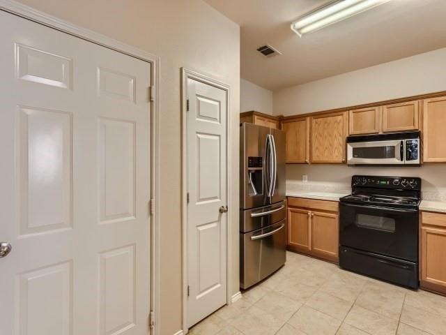 Canterbury Park Dr, Grand Prairie, TX 75050