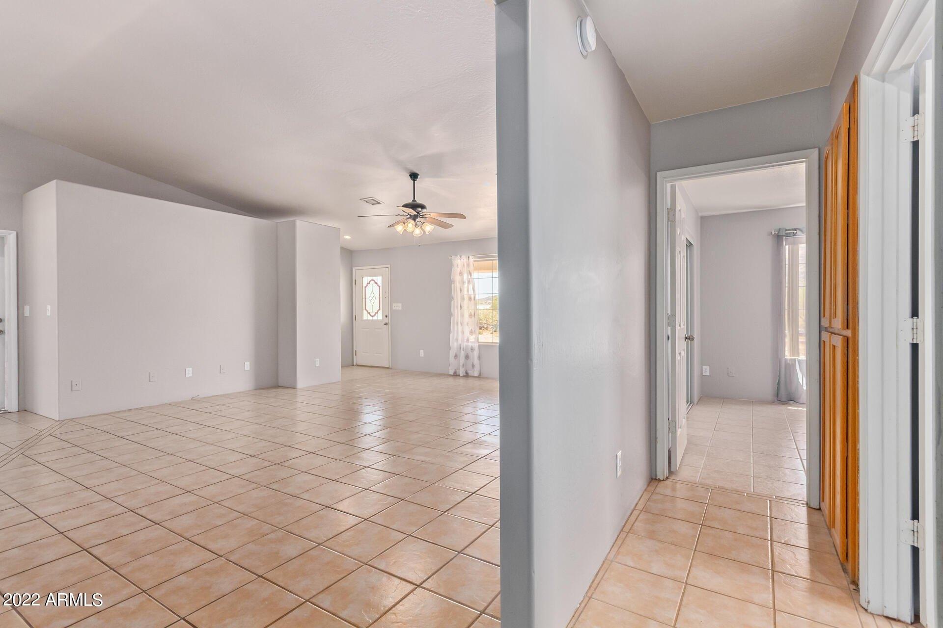 N 10th St, New River, AZ 85087