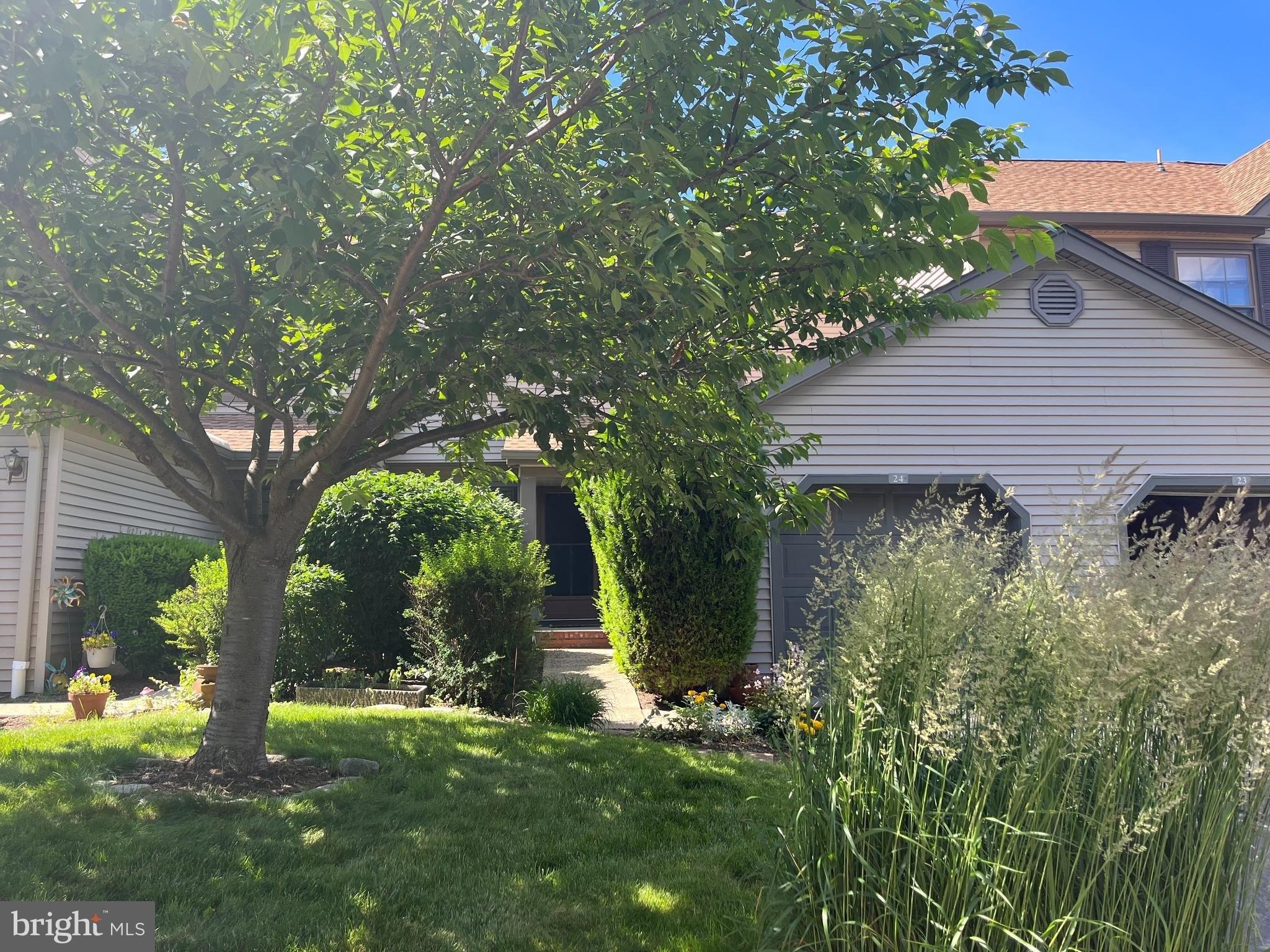 Manor Dr, Princeton, NJ 08540
