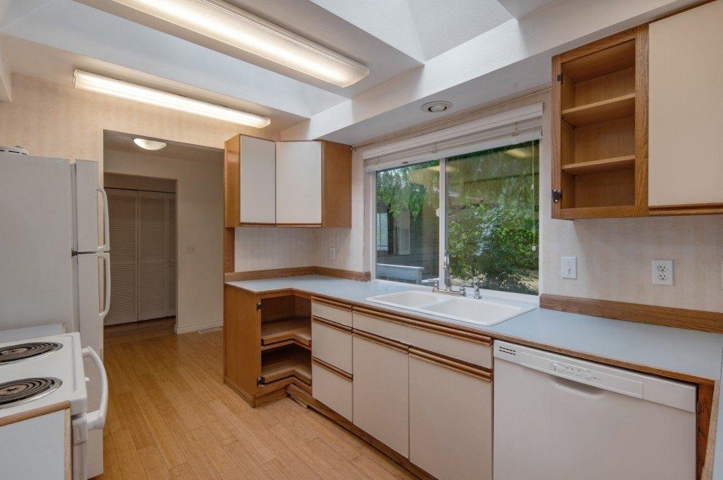 Ne 151st Pl, Woodinville, WA 98077