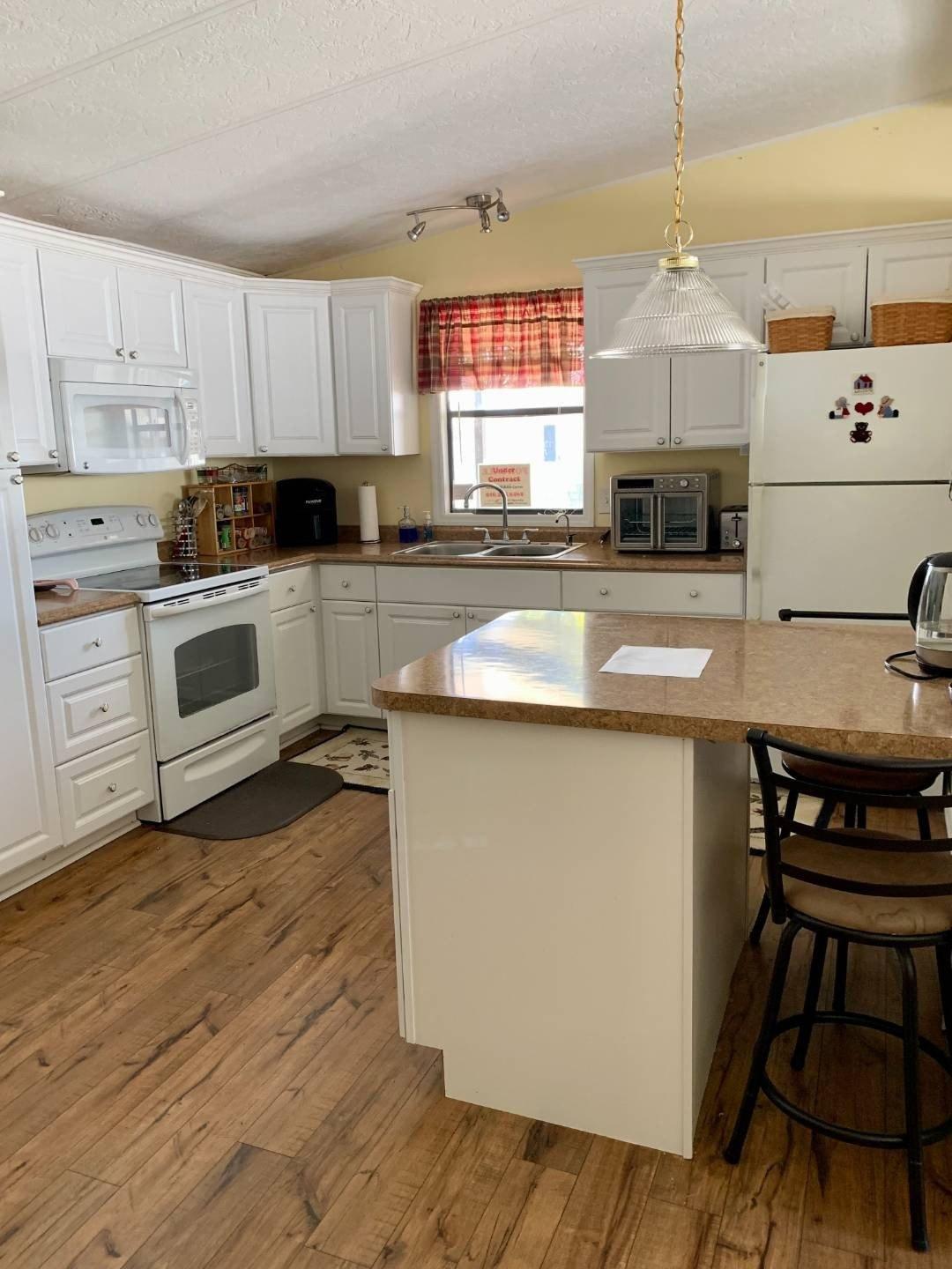 Spring Lake Cir, Zephyrhills, FL 33540