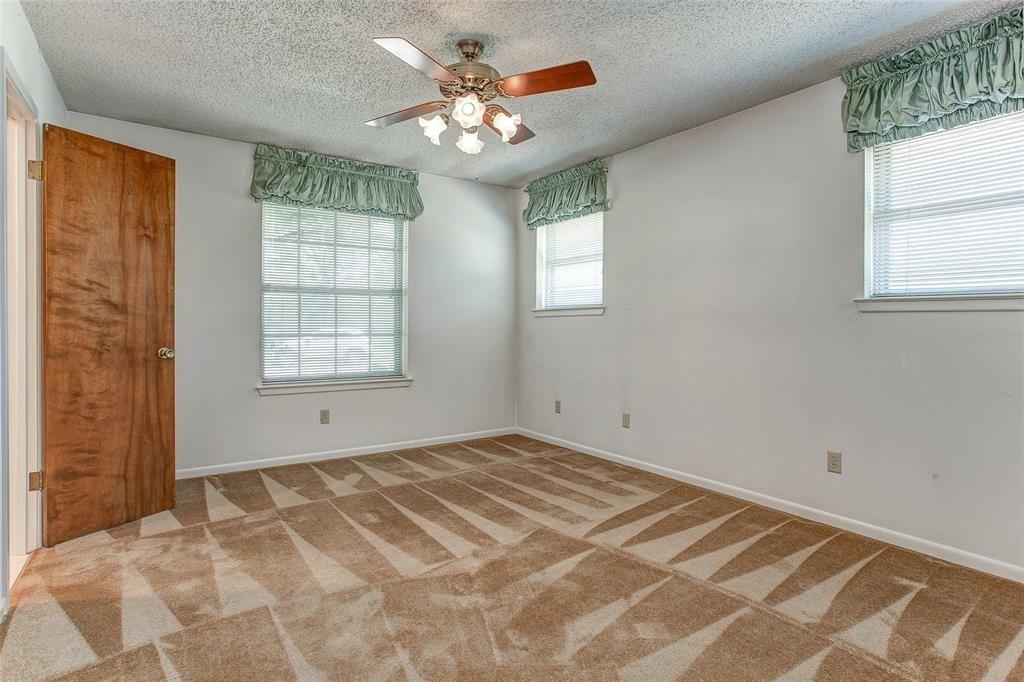 Barcelona Dr, Fort Worth, TX 76133