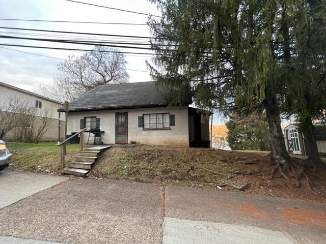 Oak Hill Rd, Wakefield, RI 02879
