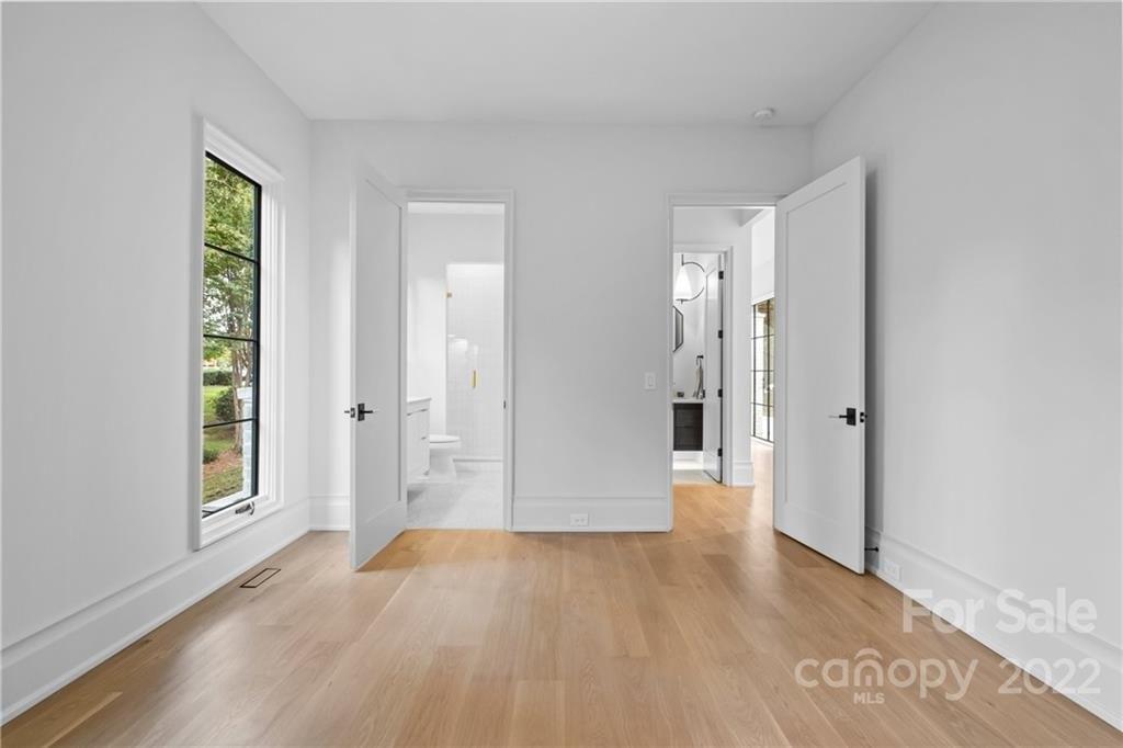 Sharon Ln, Charlotte, NC 28211