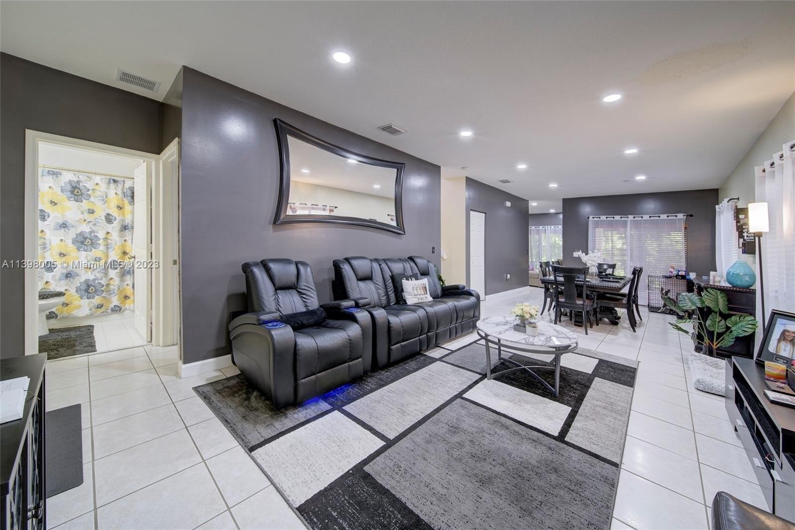 Ne 41st Ter, Homestead, FL 33033