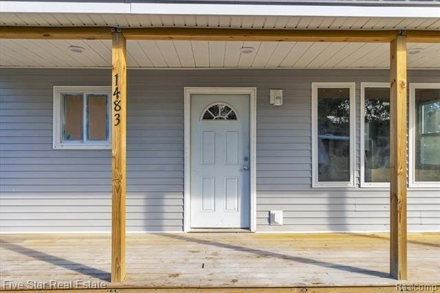 Carman St, Burton, MI 48529